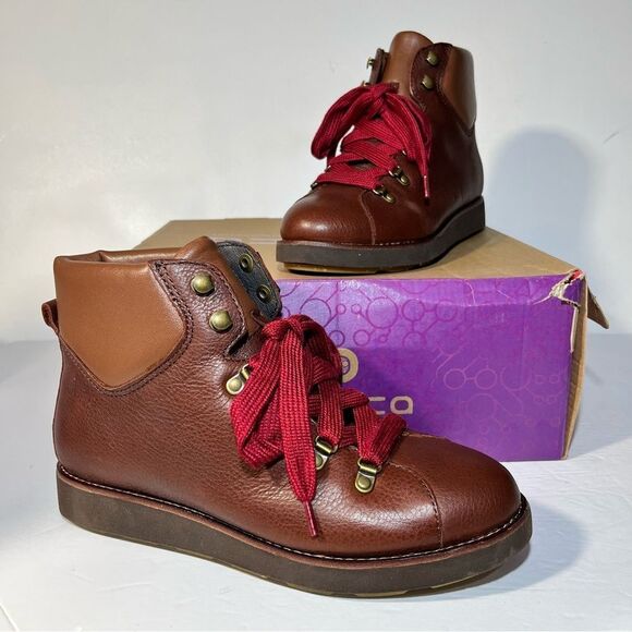 Bionica Natick Lace-Up Boot - Picture 4 of 7